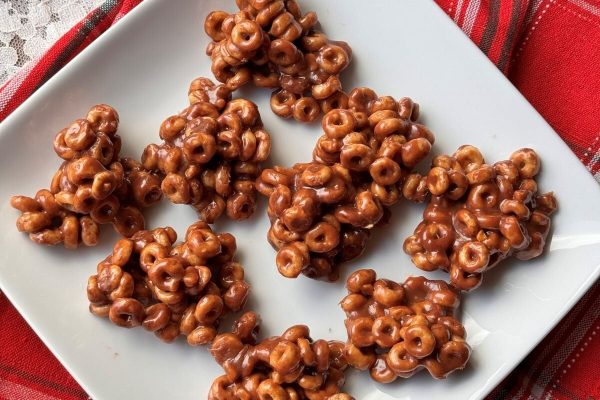 HONEY NUT CHEERIO TREATS – The Southern Lady Cooks