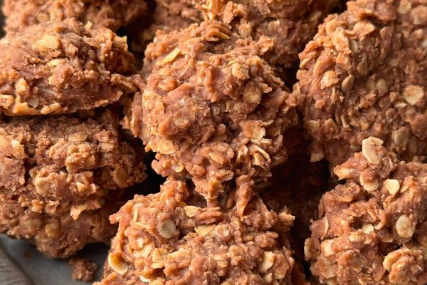 NO BAKE CHOCOLATE OATMEAL COOKIES