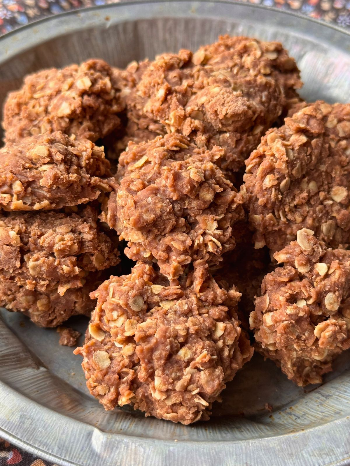 NO BAKE CHOCOLATE OATMEAL COOKIES